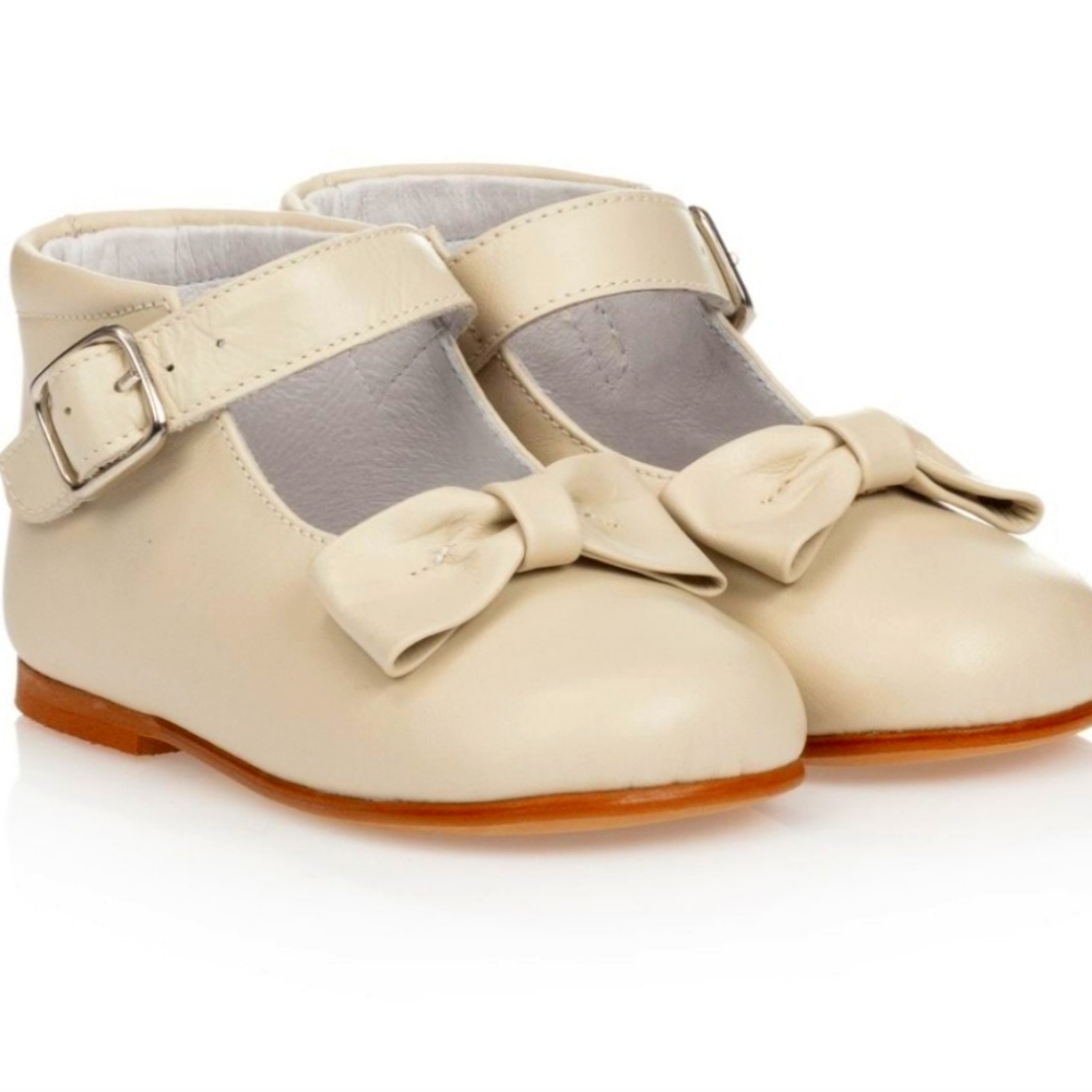 Girls leather Bow Shoe baby/toddler Size 7